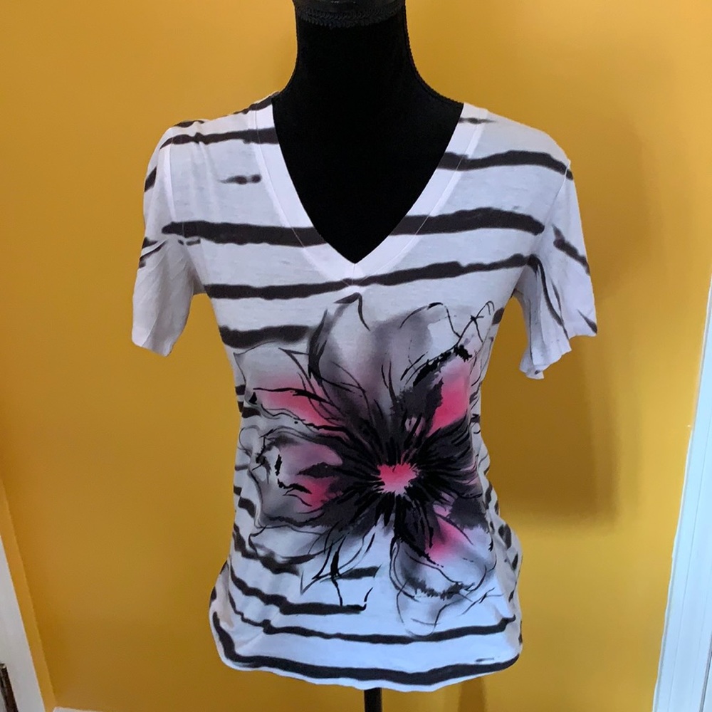 Graphic tshirt